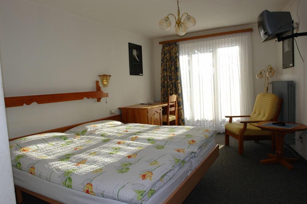 צרמט Hotel Rhodania מראה חיצוני תמונה